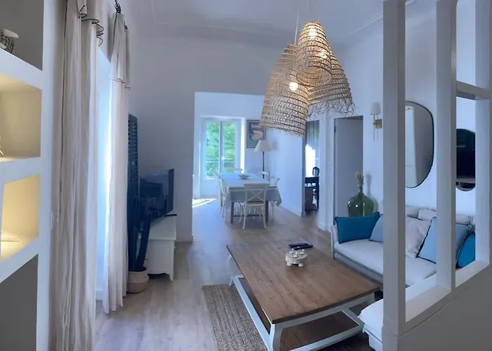 Nice Design Flat On The Old Port-Marseille
