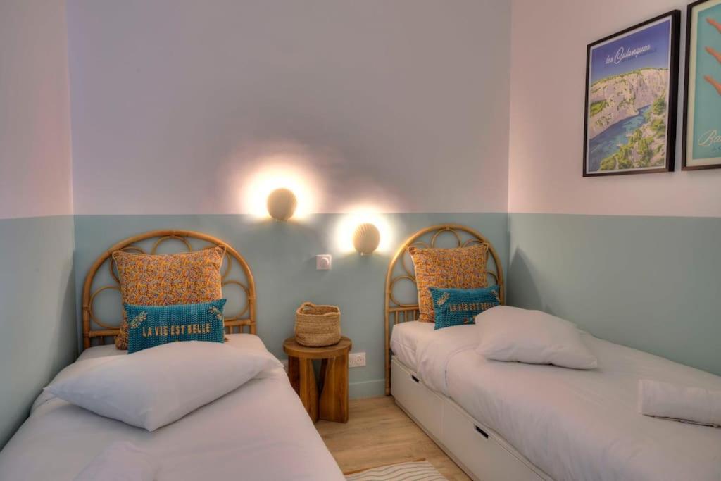 Design Flat On The Old Port-marseille Marseille